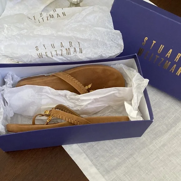 Stuart Weitzman cashew suede leather flip flops with gold shoe charms, 6.5 - Picture 9 of 11